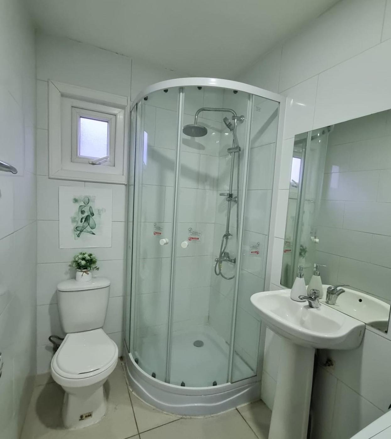 Hostal Chucaita Puerto Cisnes Ngoại thất bức ảnh