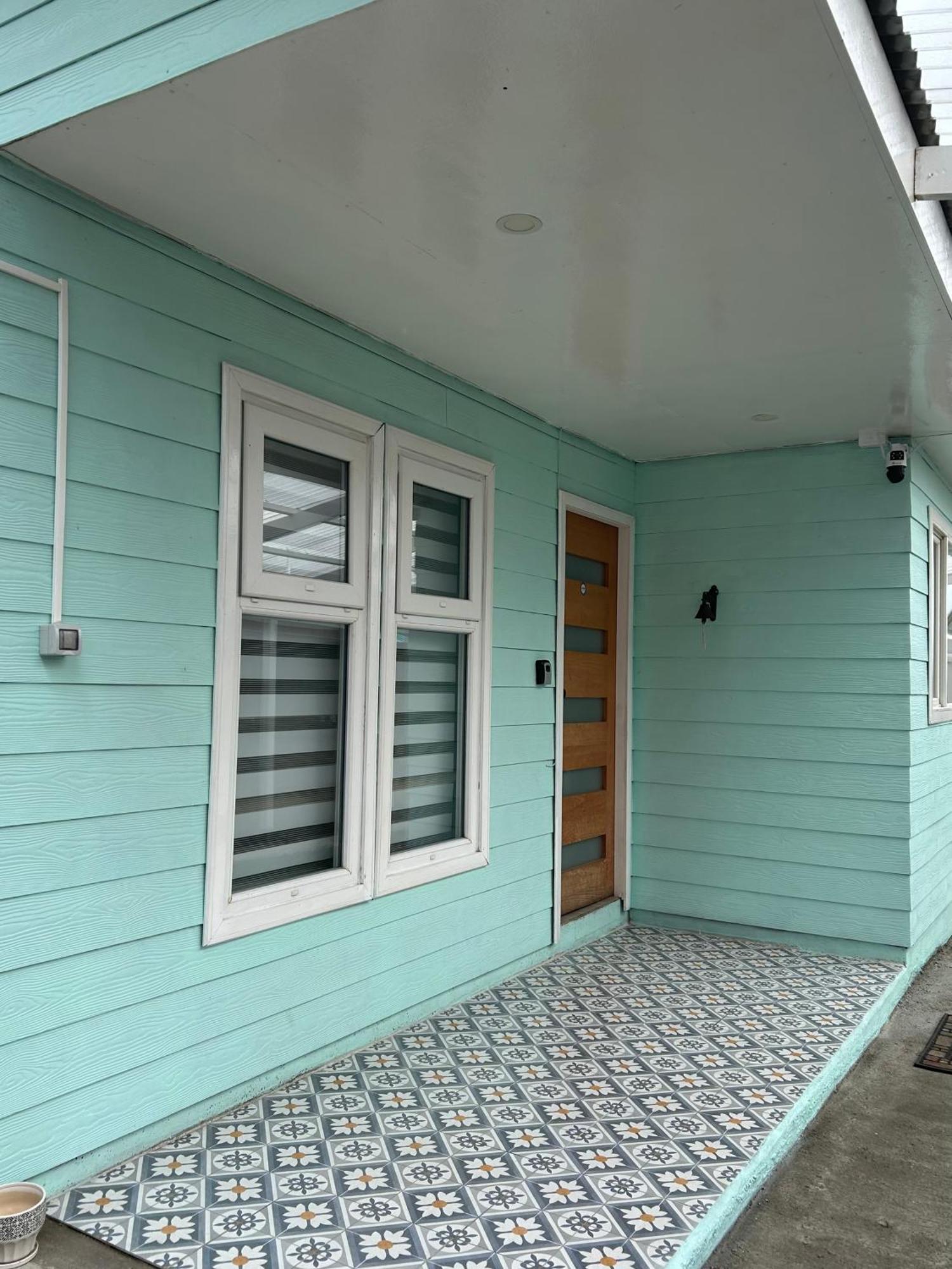 Hostal Chucaita Puerto Cisnes Ngoại thất bức ảnh